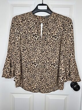 NWOT Suzy Shier Leopard Print Bell Sleeve Blouse 3/4 Sleeve Tan Black Size M
